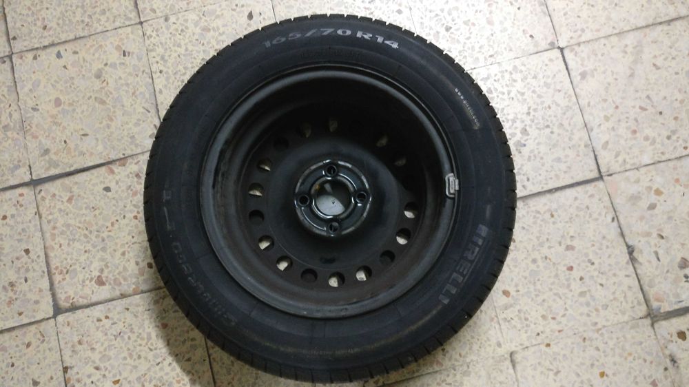 Vendo 4x pneus e jantes para volkswagen Up