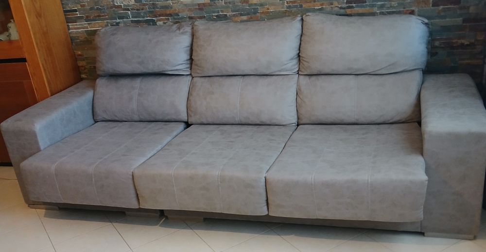 Sofá   com chaise long  movivel. 2,60 cm