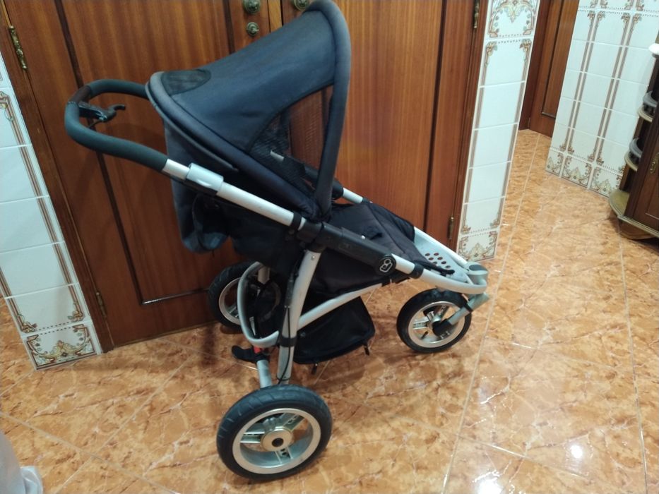 Carrinho de de bebé MAXI-TAXI

Speedi SX