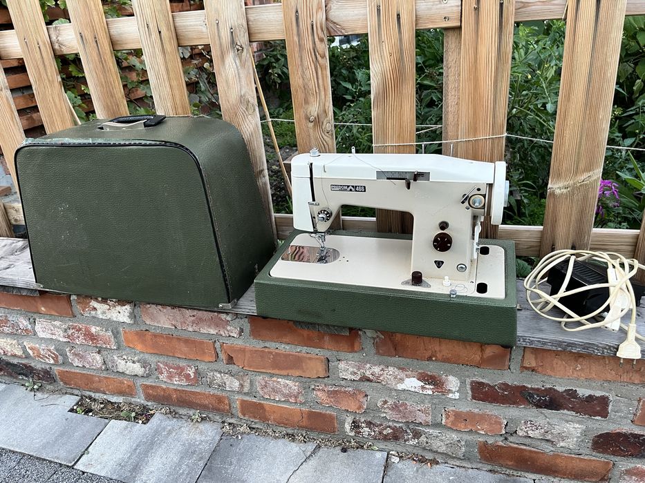 Maszyna do szycia Lucznik Predom 466 Tychy • OLX.pl