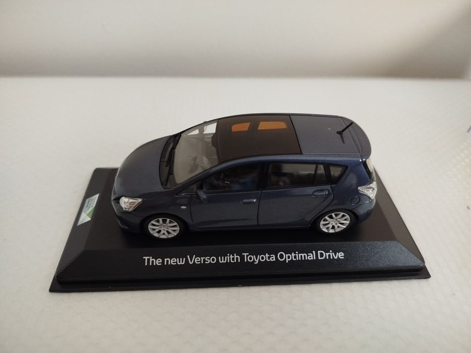 Miniatura Toyota Corolla Verso 1/43 Nova