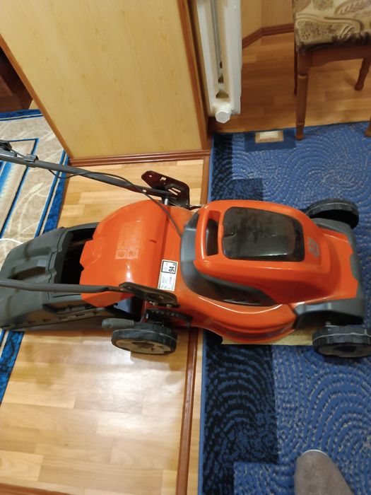 Газонокосилка аккумуляторная Husqvarna LC141