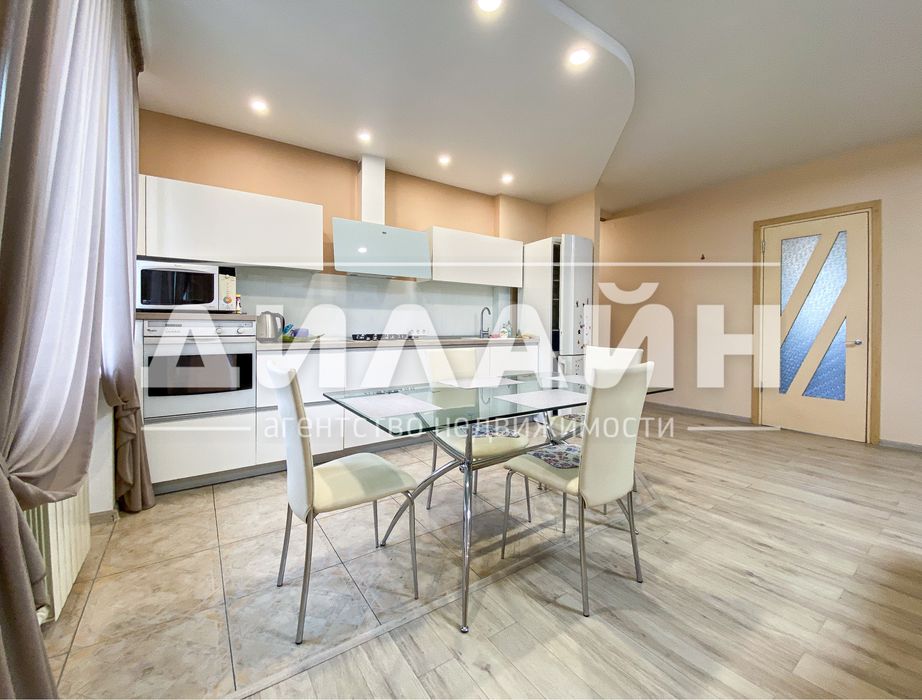 Супер ціна !4-кімнатна, 120 м², вул. Олександрівська 68
