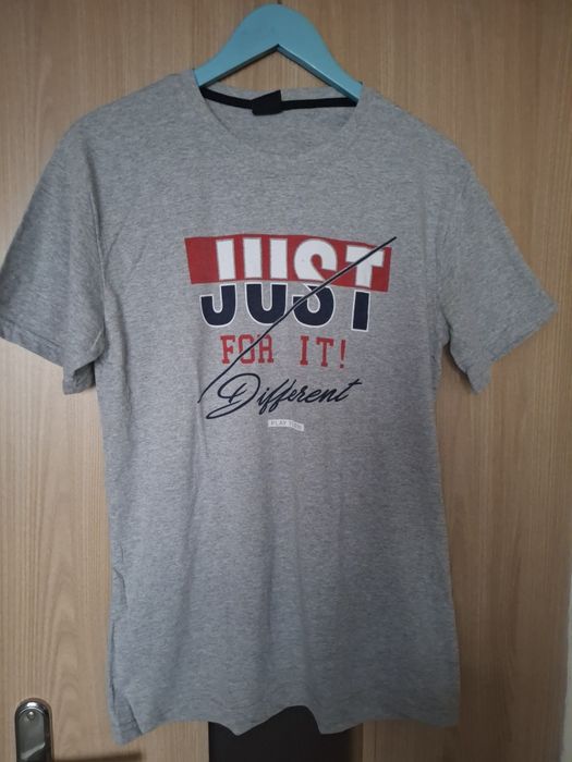 Koszulka szara z napisem L.