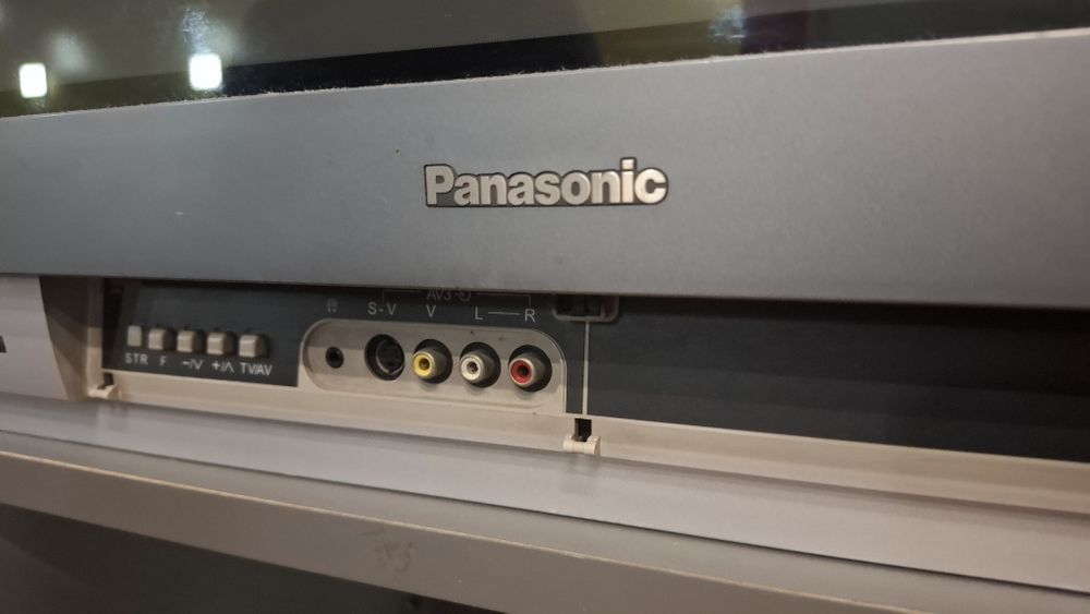 TV Panasonic com movel 55 polegadas