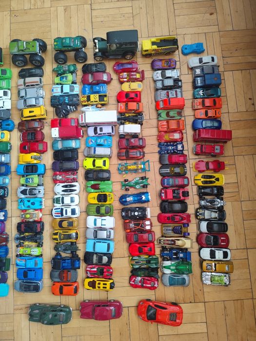 Samochodziki hot wheels i nie tylko