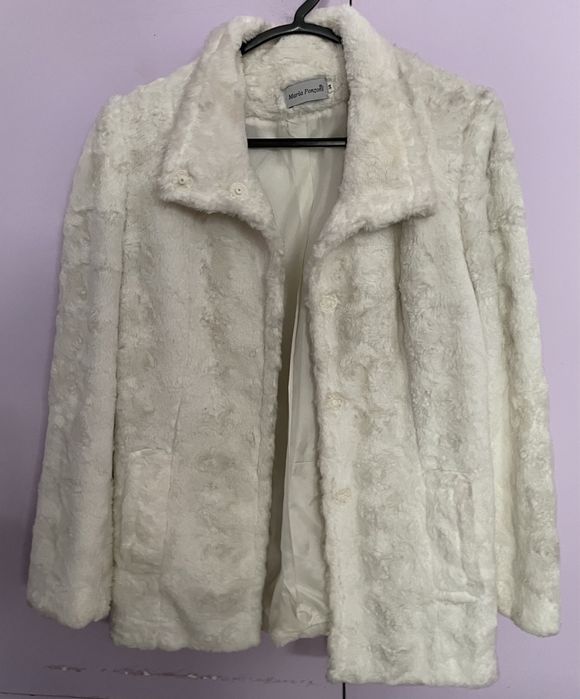Casaco em pêlo artificial branco /creme