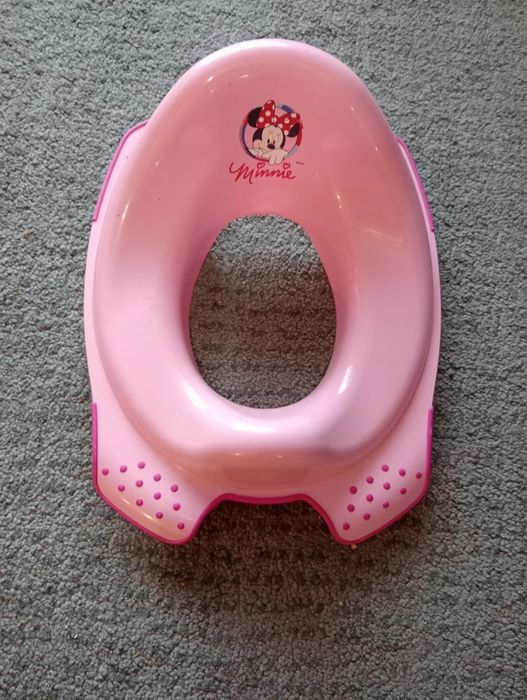 Apoio de sanita para criança