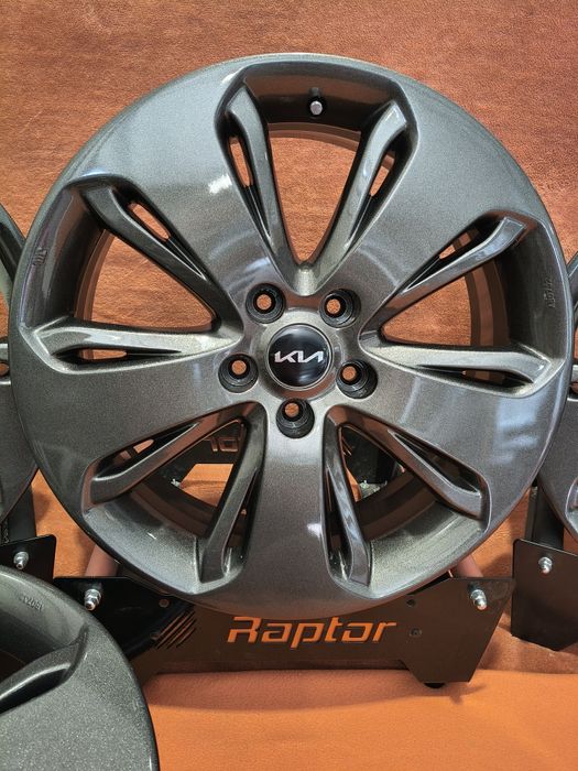 Felgi aluminiowe 18 ' 5x114,3 Kia, Toyota, Hyundai -shadow chrome-