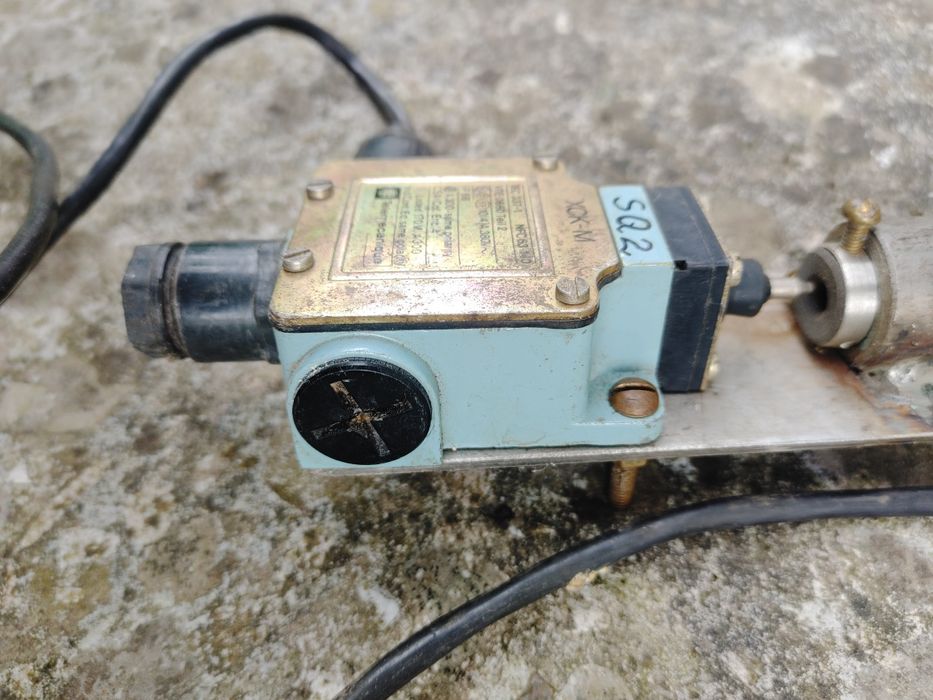 Автоматика для насоса реле давления Telemecanique XCK-M гидрофор 220В