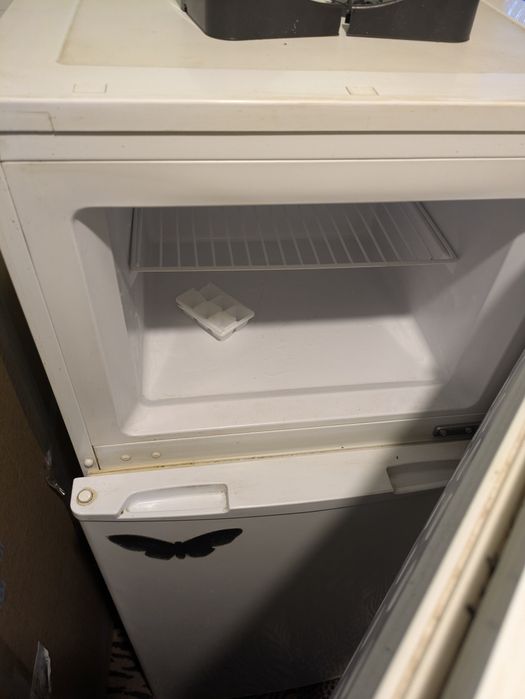 Продам холодильник. Не робочий