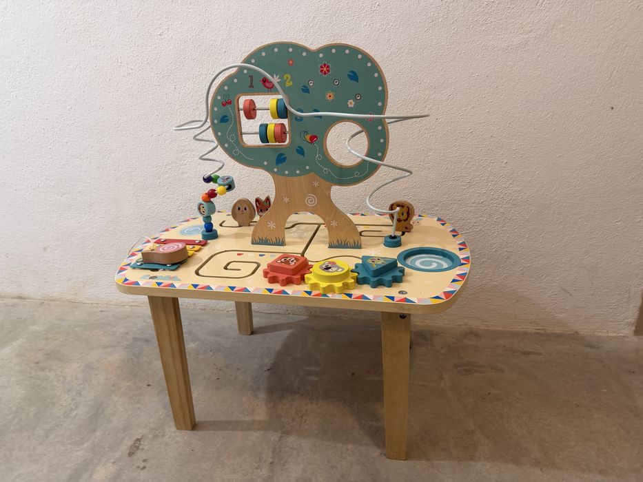Mesa de activitidades infantil
