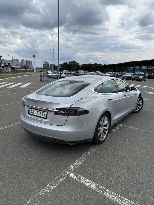 Tesla Model S 75 kwt 2013 г