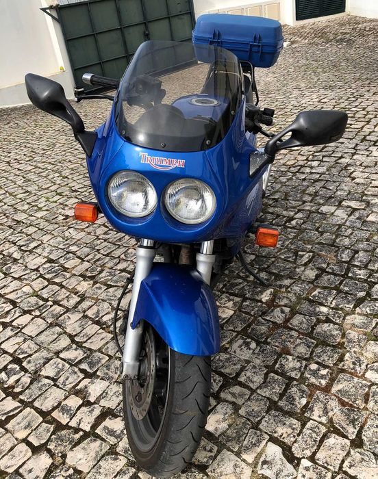 Triumph Sprint 900