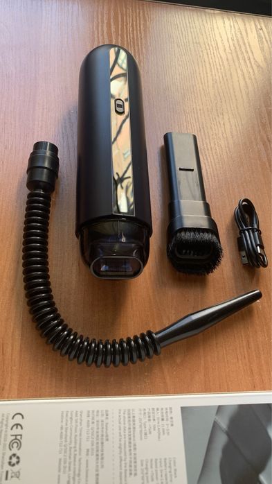 Аккумуляторный пылесос Baseus.