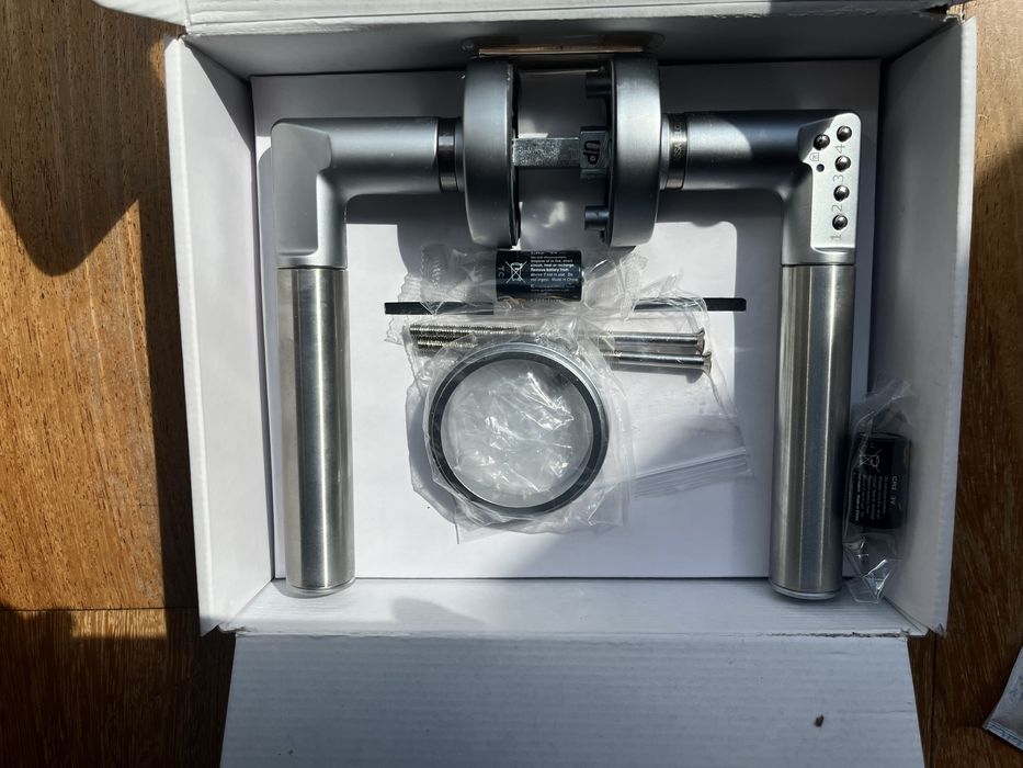 Klamka elektroniczna Assa Abloy z kodem PIN - nowa