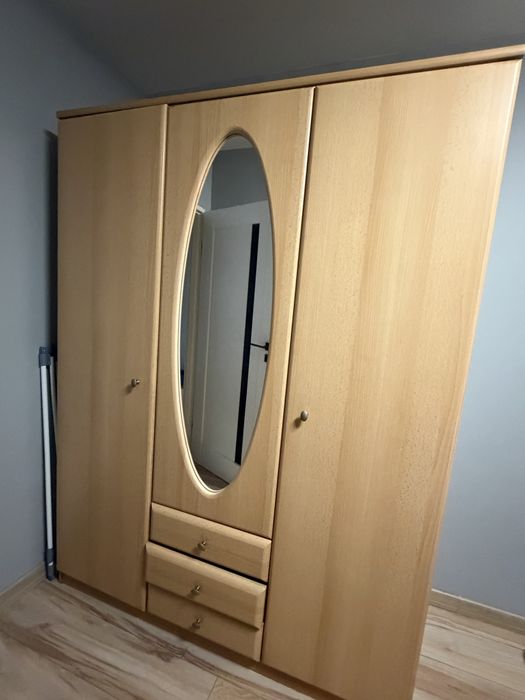 2 szafy 150 cm oddam