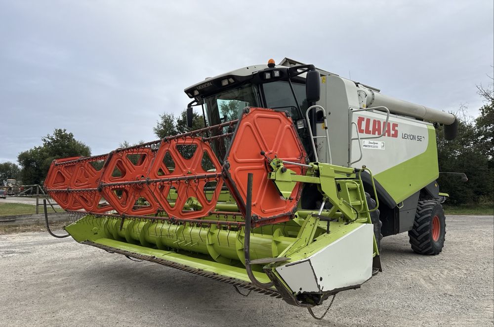Claas Lexion 520 z napędem 4x4 heder C540 lub C600