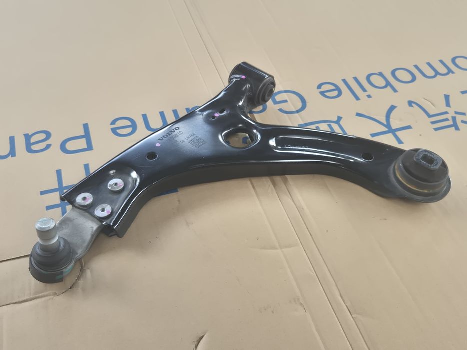 Volvo XC40 wahacz lewy przedni OEM