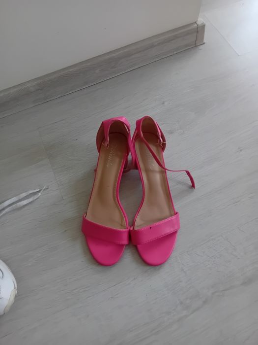 Sandały damskie obuwie