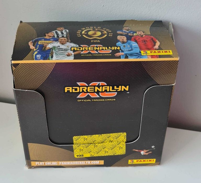 FIFA Club World Cup 2025 Trading Box 50 Saszetki 300 Karty Piłkarskie
