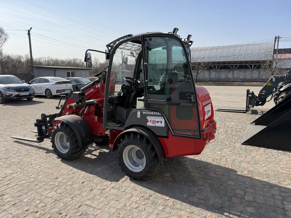 Компактний фронтальний навантажувач Weidemann Hoftrac 1280