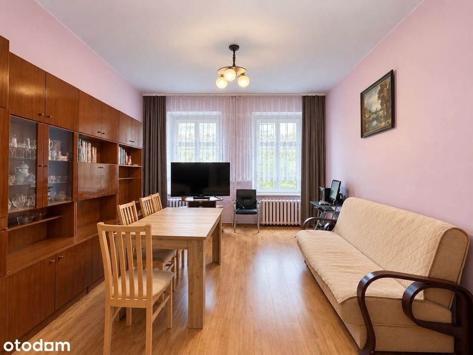 70m2, miejskie CO,  w Centrum Miasta-można zrobić 3 pok