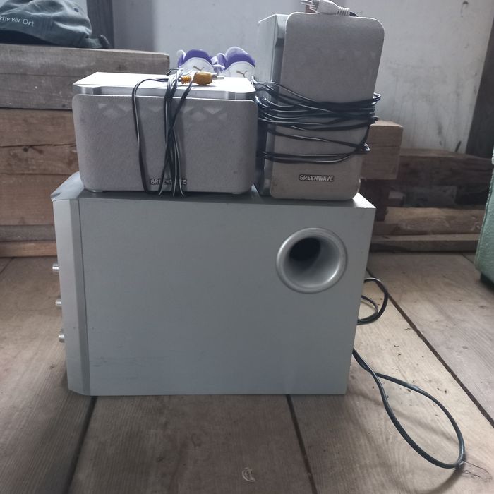 Сабвуфер з колонками  в ідеальному стані