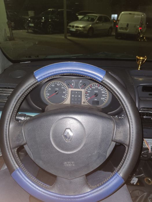 Renault Clio || 1.2 gasolina 16v 2002