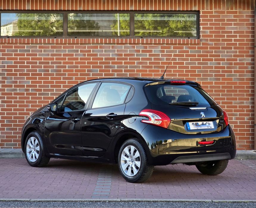 Peugeot 208 — fotografia 3