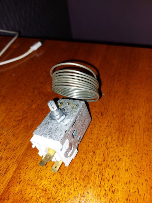 Termostat do lodówki.