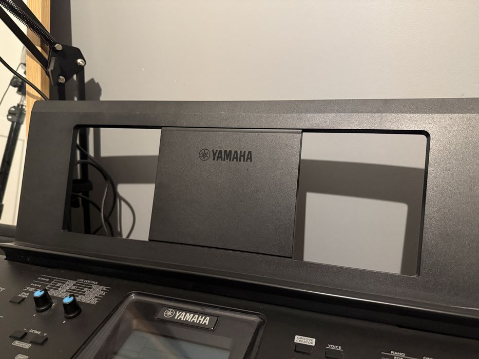 Yamaha PSR-E473