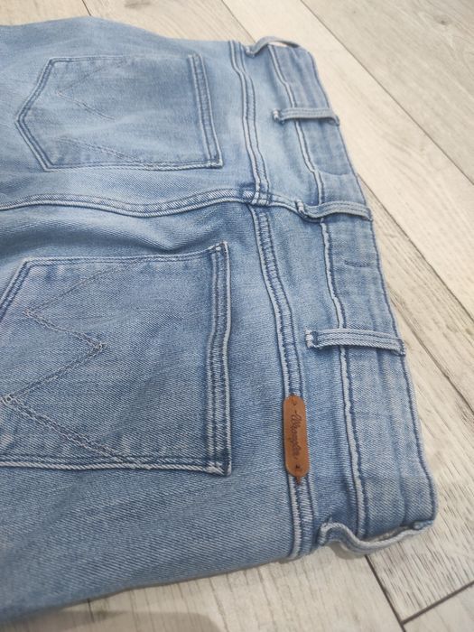 Jeansy damskie Wrangler