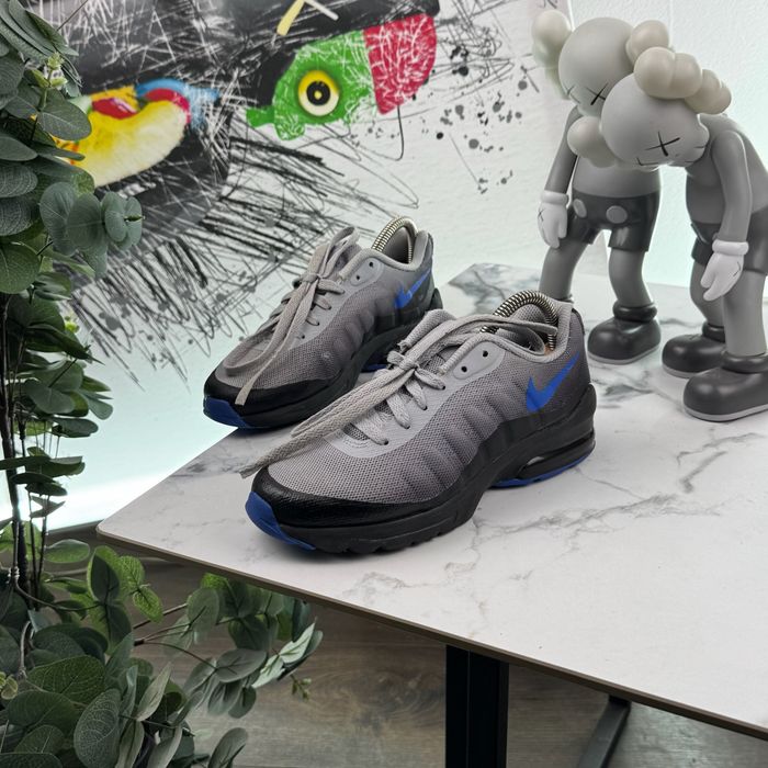 Кросівки Nike Air Max Invigor 36.5 розмір E1303