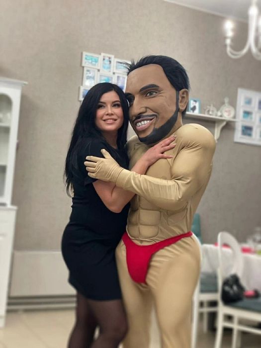 Żywa maskotka/striptizer