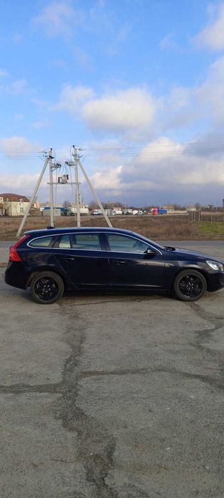 Продам Volvo v-60   2012 року