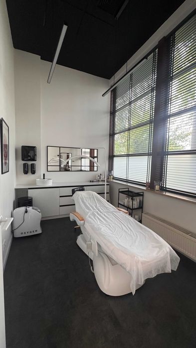 ODSTĄPIĘ GOTOWY lokal pod BEAUTY / MEDYCYNE / WELLNESS – Warszawa, ul.Merliniego