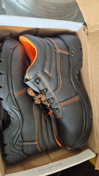 Buty robocze z noskiem 41