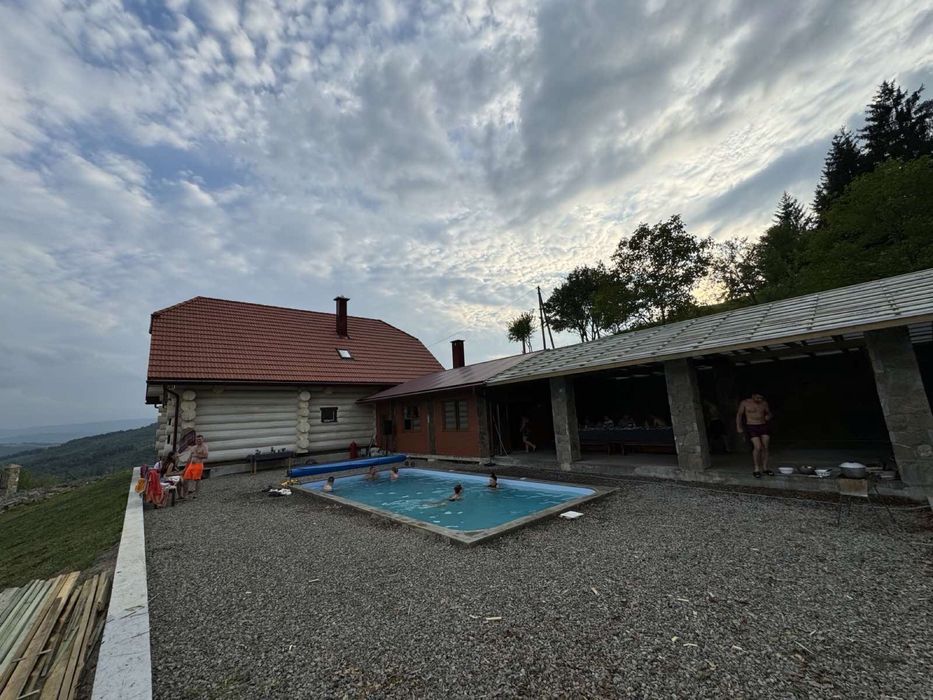 Шале в Карпатах з чаном та сауною