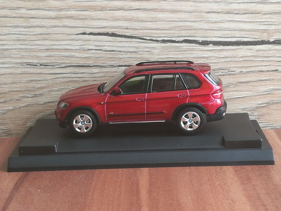BMW X5 E70 1/64 Absolute Hot