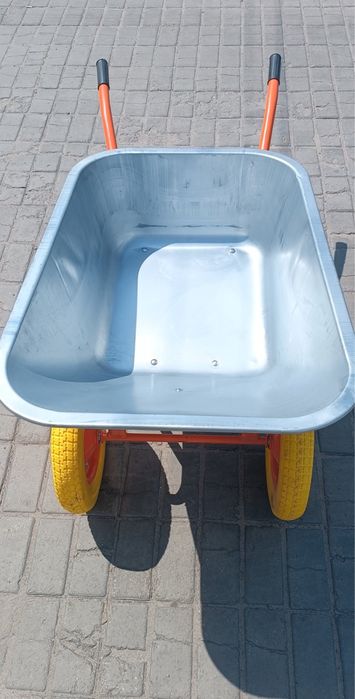 Тачка садово-будівельна двоколісна