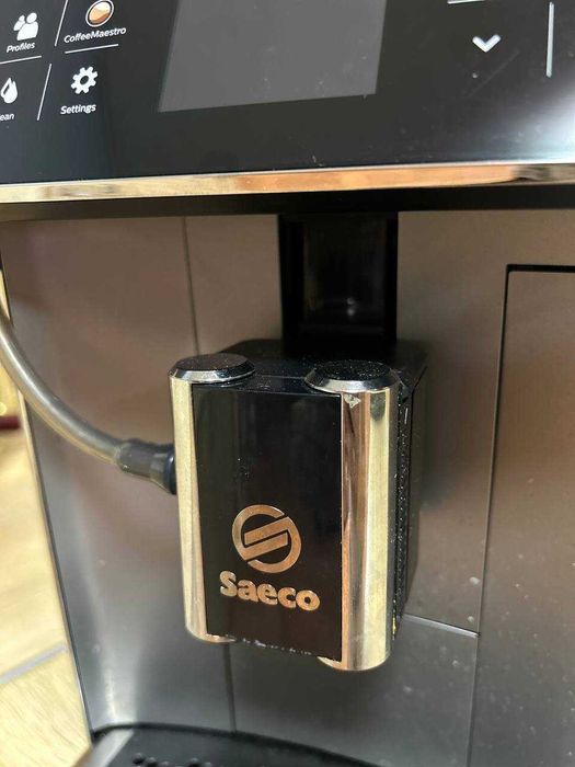 Продам кавову машинку, кавоварку Saeco, Delonghi