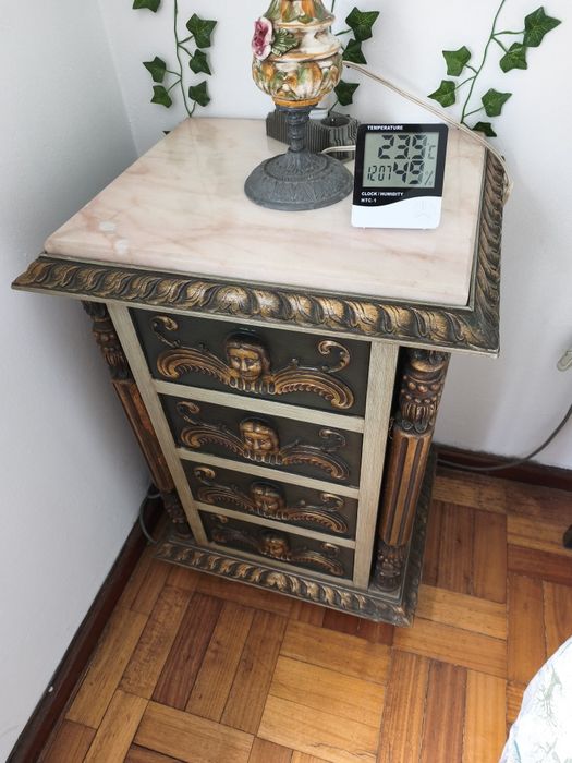 Mesa de cabeceira