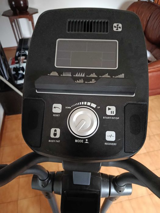 Bicicleta Elíptica BH I.Quantum II –Excelente Estado!  1 mês de uso