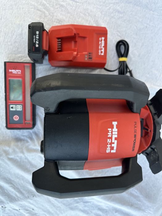 Hilti PR 2-HS niwelator laserowy na zewnątrz