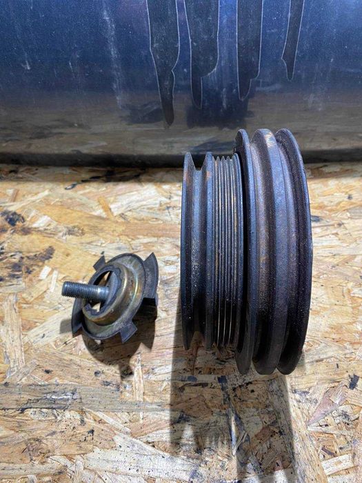 Шків шкив коленвала з вінцем Mitsubishi L200 Митсубиси Л200 4D56U