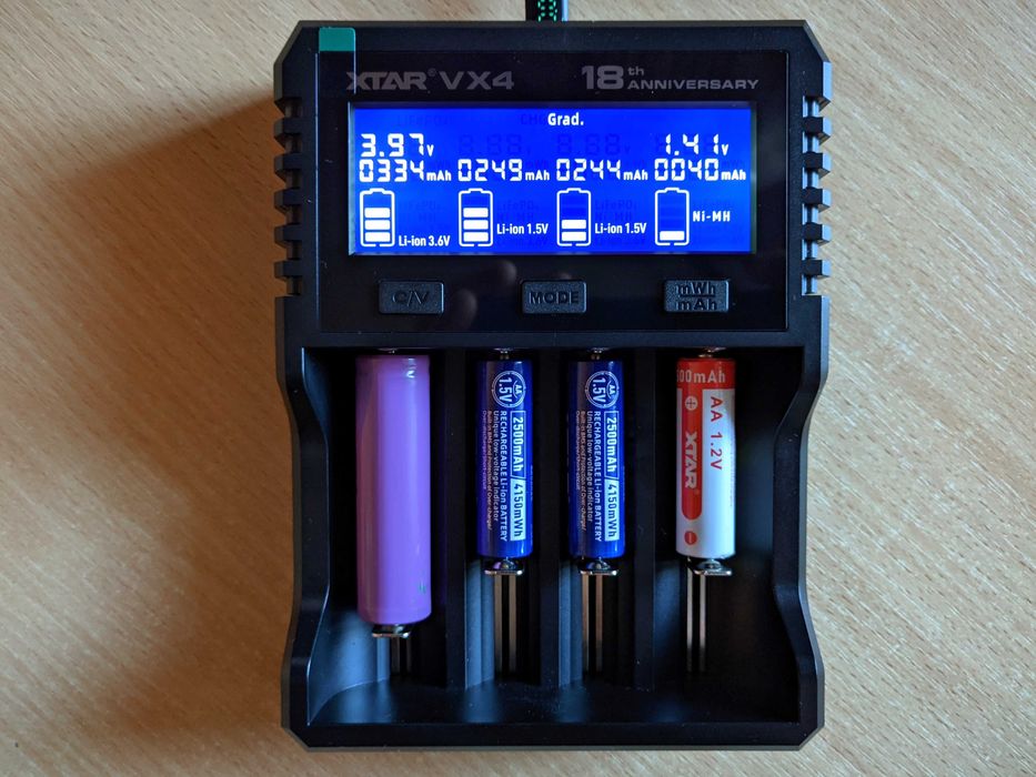 XTAR VX4 Зарядний пристрій Гарантія Li-ion 1.5V 3.7V NiMH 1.2V LiFePO4