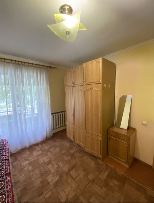 Вільна! Кімната Дівчатам/Жінкам 4500+світло Київська 16