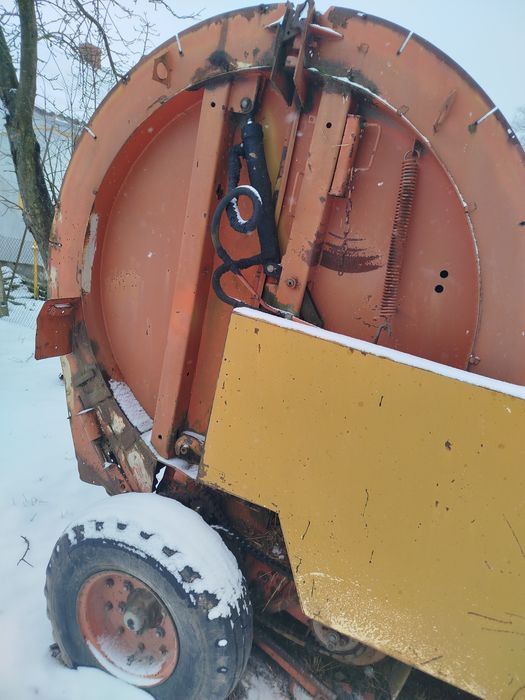 Прес підбирач круглий