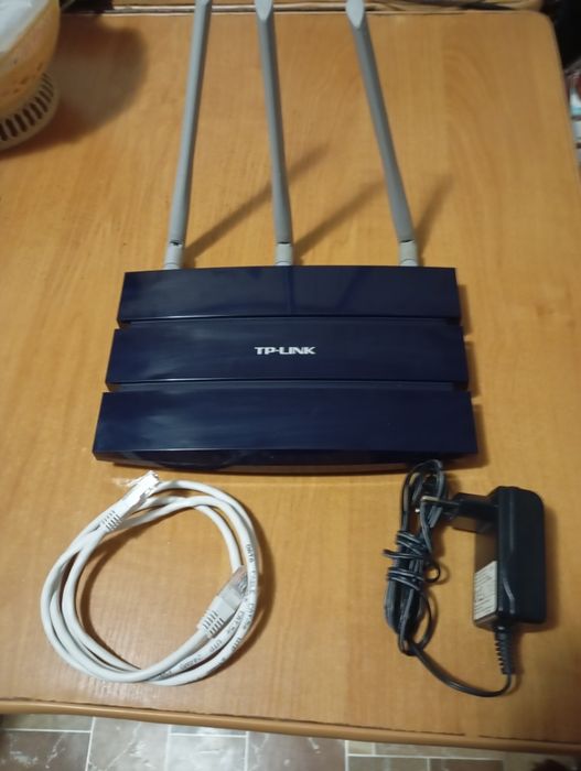 Tp-link TL-WR1043ND 
450 Мбит/с Беспроводной гигабитный маршрутизатор